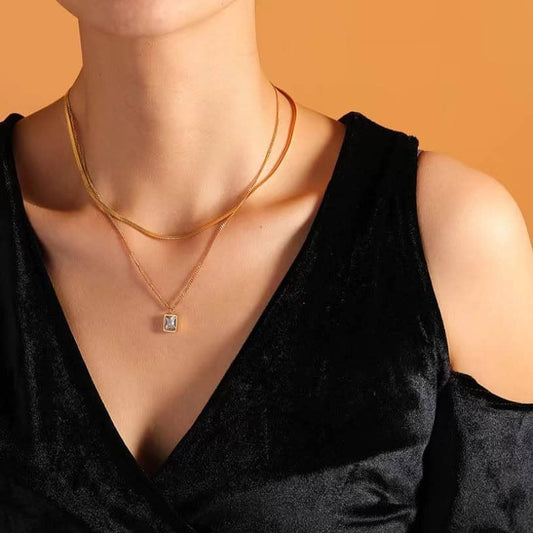 Stelvio Colier Stralucitor Din Inox Auriu – Bijuterie Finuta Cu Pandantiv Si Stralucire De Lux Cod L337e Premium