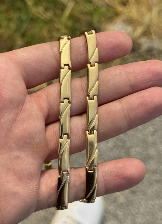 Stelvio Set Colier Si Bratara Elegant Pentru Femei – Model Cu Veriga Sculptata Si Design Lucios Auriu S363x Premium