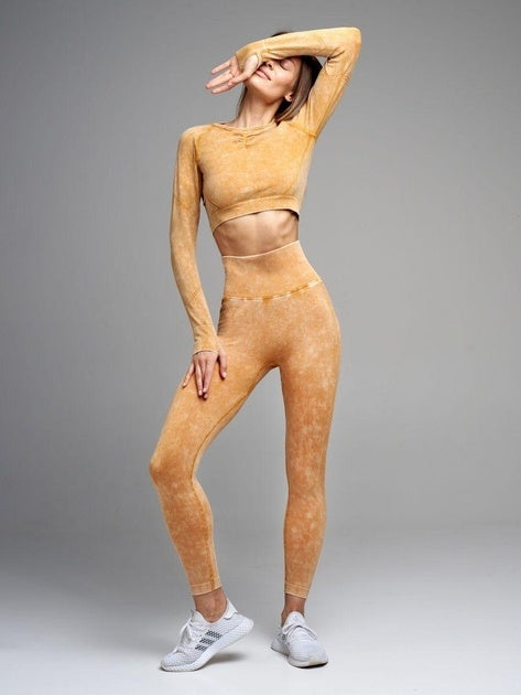 Set Sport Galben Mustar Din Doua Piese Cu Bluza Si Colanti , Cusatura Incretita Si Contur Push-Up Pentru Evidentierea Feselor