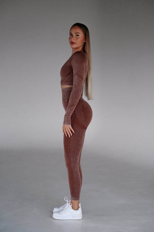 Set Sport Maro Din Doua Piese Cu Bluza Si Colanti , Cusatura Incretita Si Contur Push-Up Pentru Evidentierea Feselor