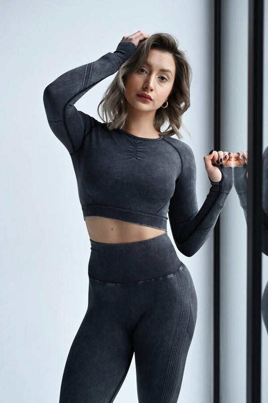 Set Sport Negru Din Doua Piese Cu Bluza Si Colanti , Cusatura Incretita Si Contur Push-Up Pentru Evidentierea Feselor