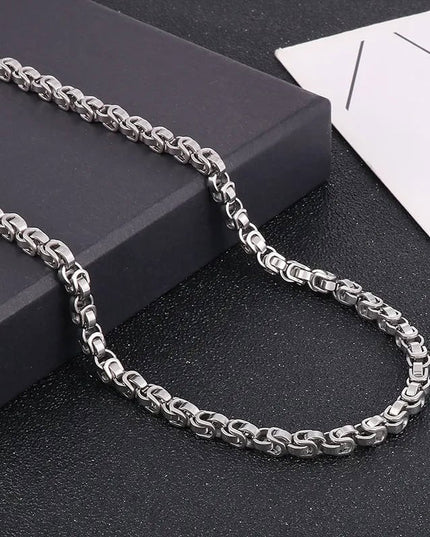 Lant Barbatesc Argintiu Din Inox – Model Box Pentru Un Stil Urban Si Modern