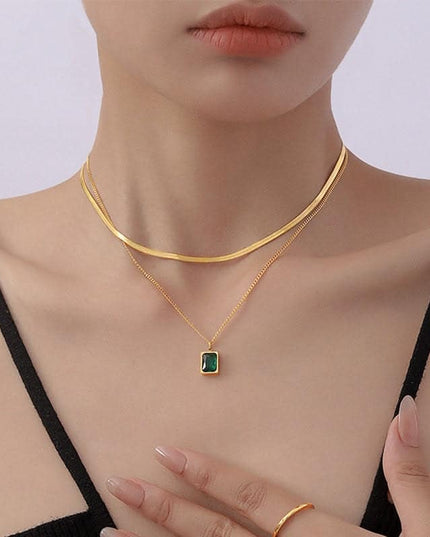 Lant Din Inox Placat Cu Aur – Colier Elegant Cu Pandantiv Patrat Si Piatra Verde