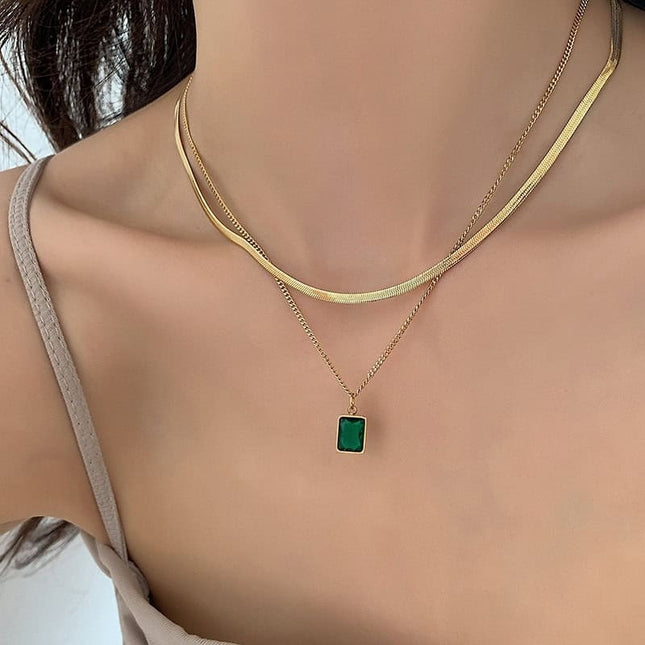 Lant Din Inox Placat Cu Aur – Colier Elegant Cu Pandantiv Patrat Si Piatra Verde
