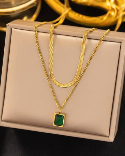 Lant Din Inox Placat Cu Aur – Colier Elegant Cu Pandantiv Patrat Si Piatra Verde