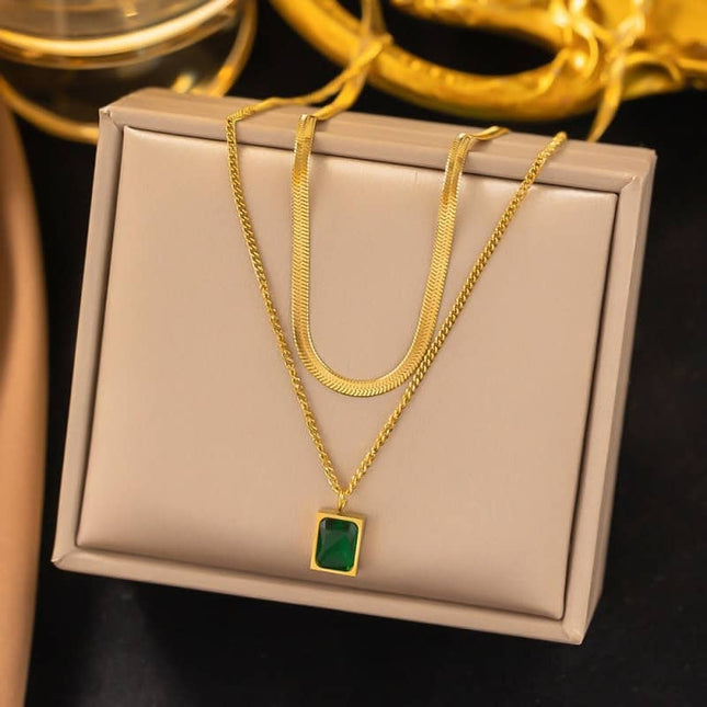 Lant Din Inox Placat Cu Aur – Colier Elegant Cu Pandantiv Patrat Si Piatra Verde