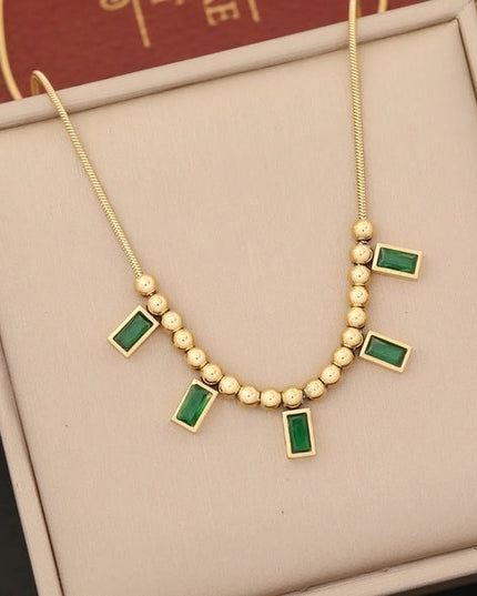 Lant Modern Cu Bile Metalice Si Pietre Rectangulare Verzi, Bijuterie Eleganta Pentru Tinute De Zi Sau Seara