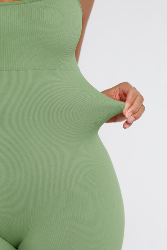 Salopetă Verde Seamless cu Bretele Subtiri Reglabile și Susținere Abdominală – Modelatoare si Comfort Fit ptr Sala
