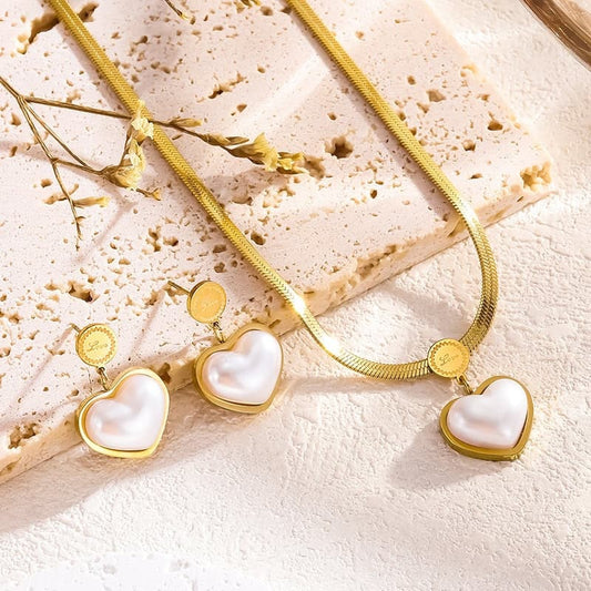 Stelvio Set Bijuterii Femei: Lant Si Cercei Placati Cu Aur Cu Pandantiv Inima Si Perla S223h Premium