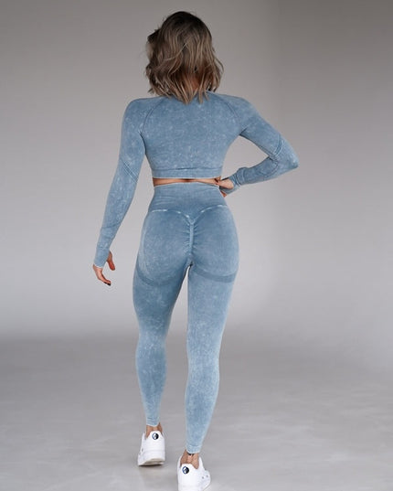 Set Sport Albastru Deschis din Două Piese cu Top și Colanți, Design Seamless pentru Confort Maxim și Evidențierea Siluetei