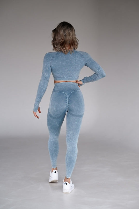 Set Sport Albastru Deschis din Două Piese cu Top și Colanți, Design Seamless pentru Confort Maxim și Evidențierea Siluetei