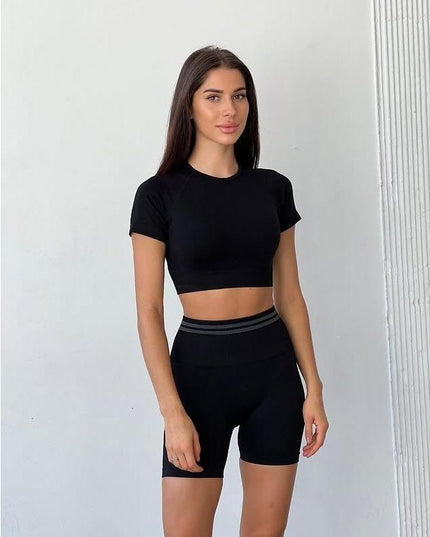 Set Sport Din Două Piese, Top Și Pantaloni Scurți, Negru, Cu Bandă Elastică Și Design Respirabil Confort În Activități Sportive Și Alergare