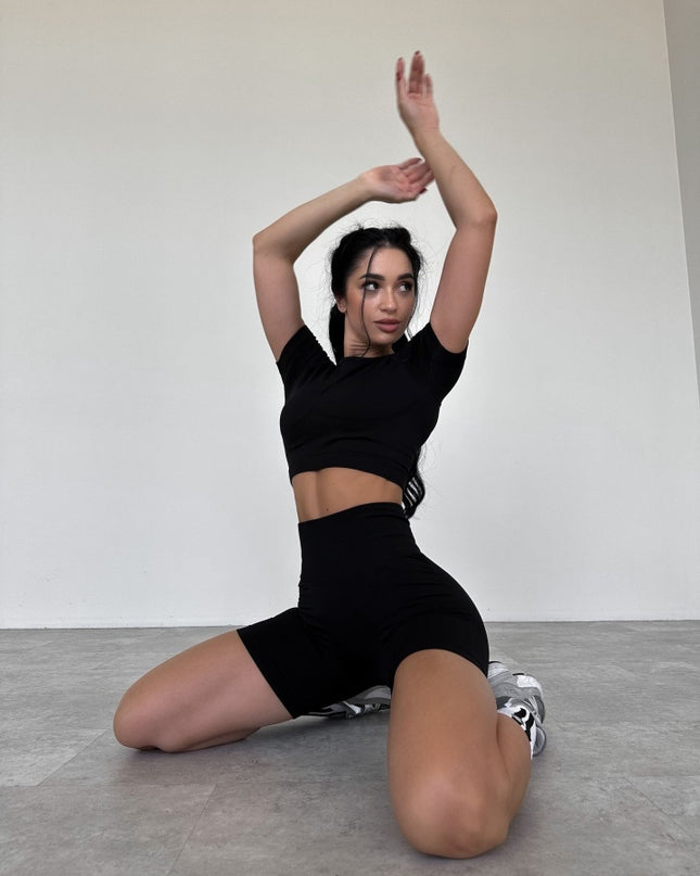 Set Sport Fitness Femei 2 Piese, Colanti Scurti cu Talie Inalta Efect Push-Up si Bustiera Crop Top, Echipament Yoga, Pilates, Aerobic Material