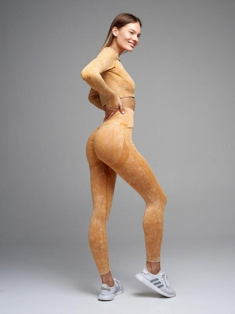 Set Sport Galben Mustar Din Doua Piese Cu Bluza Si Colanti , Cusatura Incretita Si Contur Push-Up Pentru Evidentierea Feselor