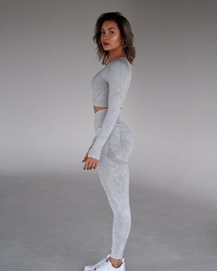 Set Sport Gri Deschis Din Doua Piese Cu Bluza Si Colanti , Cusatura Incretita Si Contur Push-Up Pentru Evidentierea Feselor