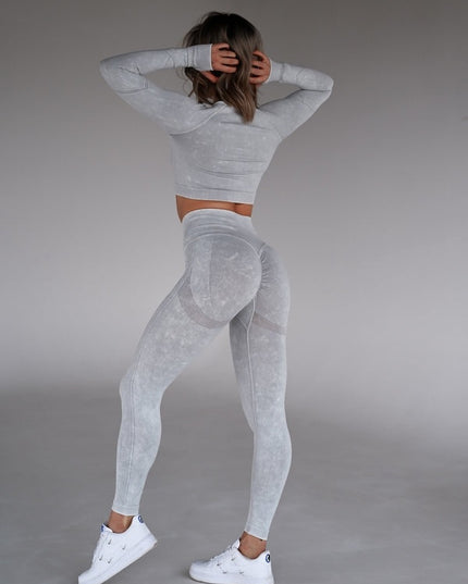 Set Sport Gri Deschis Din Doua Piese Cu Bluza Si Colanti , Cusatura Incretita Si Contur Push-Up Pentru Evidentierea Feselor
